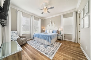 4 bedrooms, iron/ironing board, WiFi, bed sheets