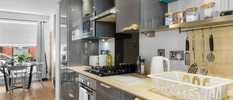 Fridge, microwave, oven, stovetop