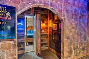 5 soverom, strykejern/-brett, wi-fi og sengetøy