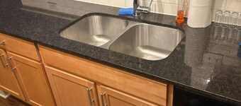 Chic 1-bedroom apartment with fitness room and streaming services in Detroit