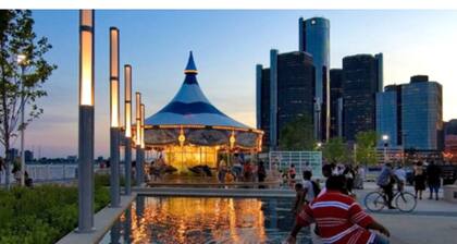 Chic 1-bedroom apartment with fitness room and streaming services in Detroit