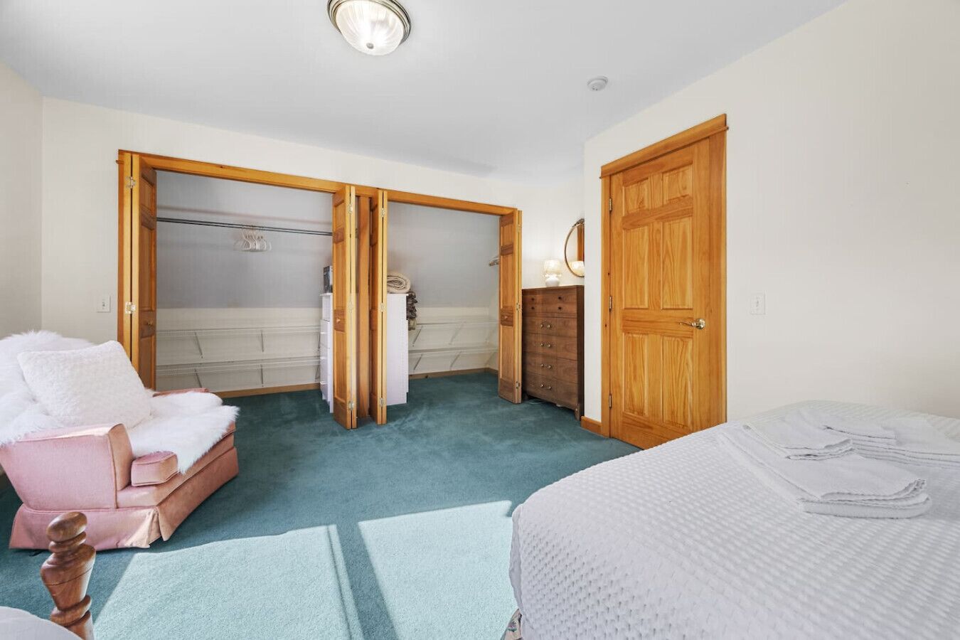 3 bedrooms, desk, iron/ironing board, WiFi