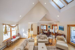 TV - Spacious 4BR on Somes Sound! [Sound View] (Mount Desert)