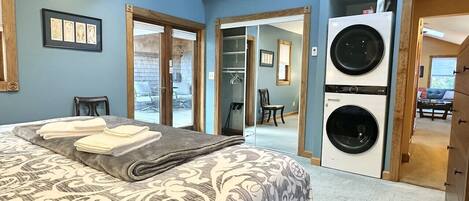 3 slaapkamers, een strijkplank/strijkijzer, wifi, beddengoed