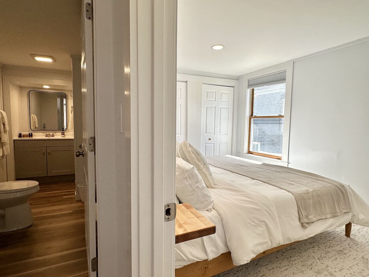 3 habitaciones, escritorio, tabla de planchar con plancha y wifi 