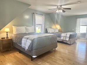 Unclassified image, 3 of 44, button