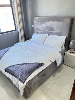 2 bedrooms, iron/ironing board, WiFi, bed sheets