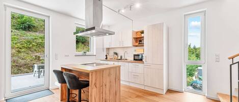 Refrigerador, microondas, horno, placa de cocina