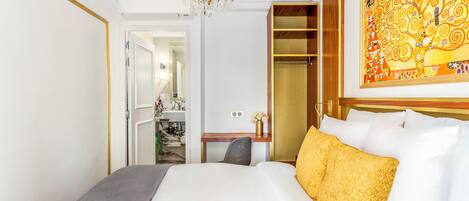 Apartment, City View | Hypo-allergenic bedding, pillowtop beds, in-room safe