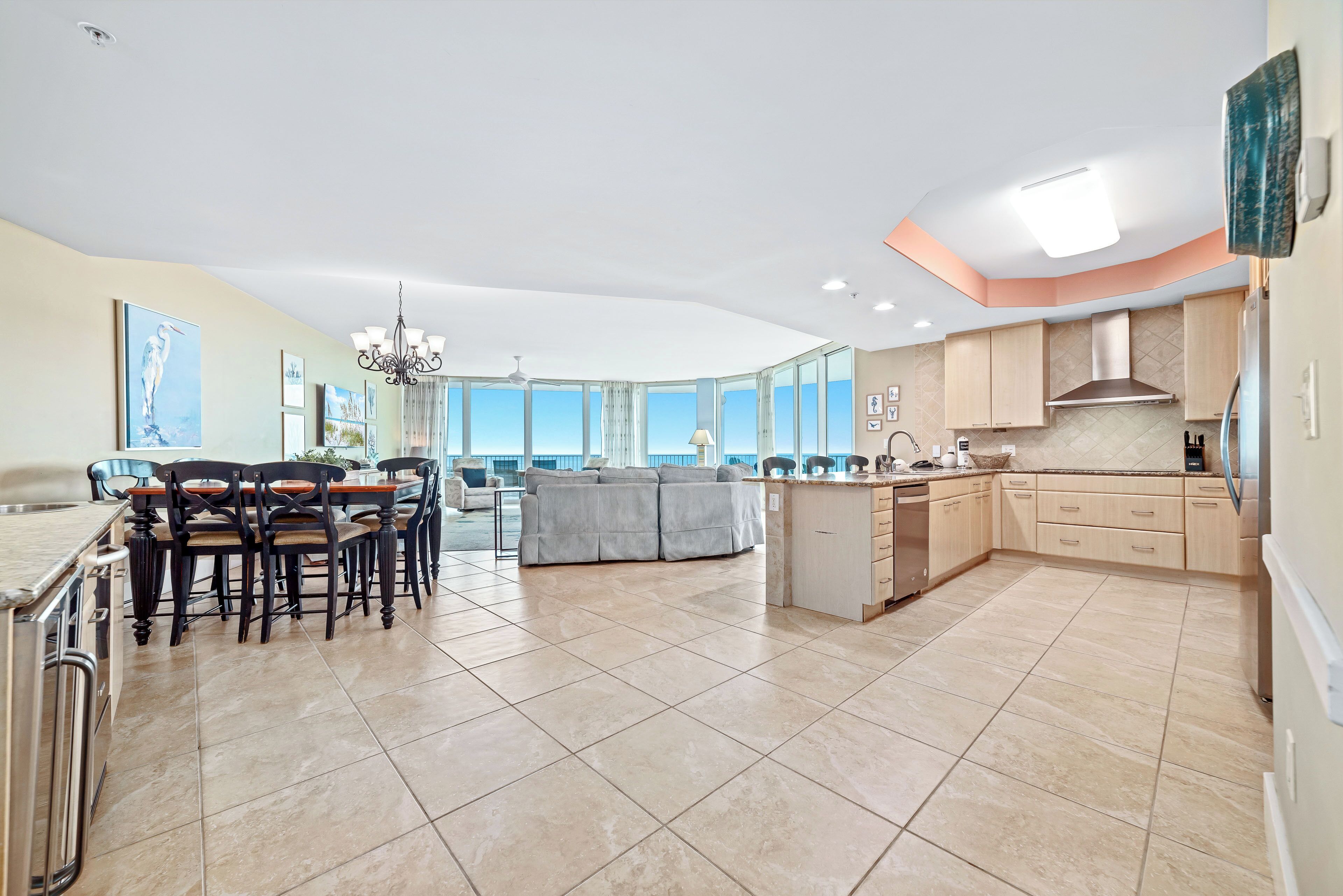 المنشأة من الداخل