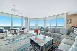 Smart TV, table tennis