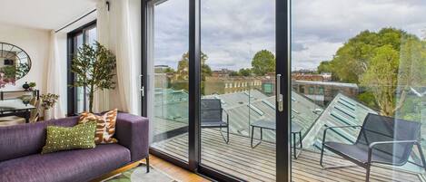 Télévision, espaces bureaux