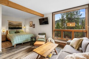 1 bedroom, WiFi - Big Sky Resort Studio | Walk to the Shuttle (Big Sky)