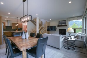 Dining - Luxe East Vail Home with Stunning Views (Vail)