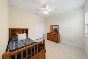 Unclassified image, 3 of 30, button