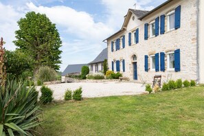 واجهة المنشأة