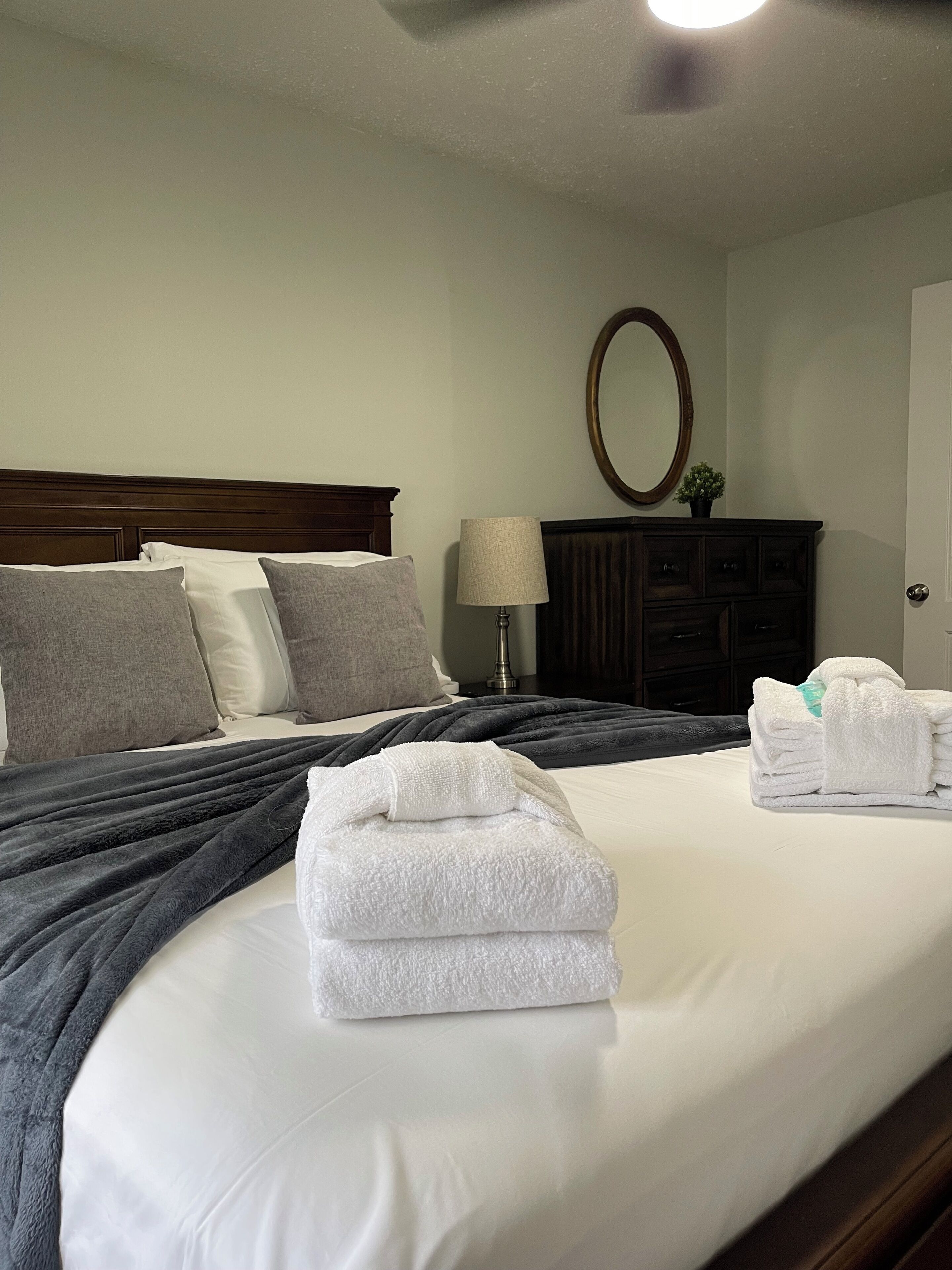 3 bedrooms, iron/ironing board, WiFi, bed sheets