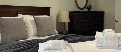 3 quartos, ferros/tábuas de passar roupa, Wi-Fi, roupa de cama