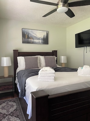 3 bedrooms, iron/ironing board, WiFi, bed sheets
