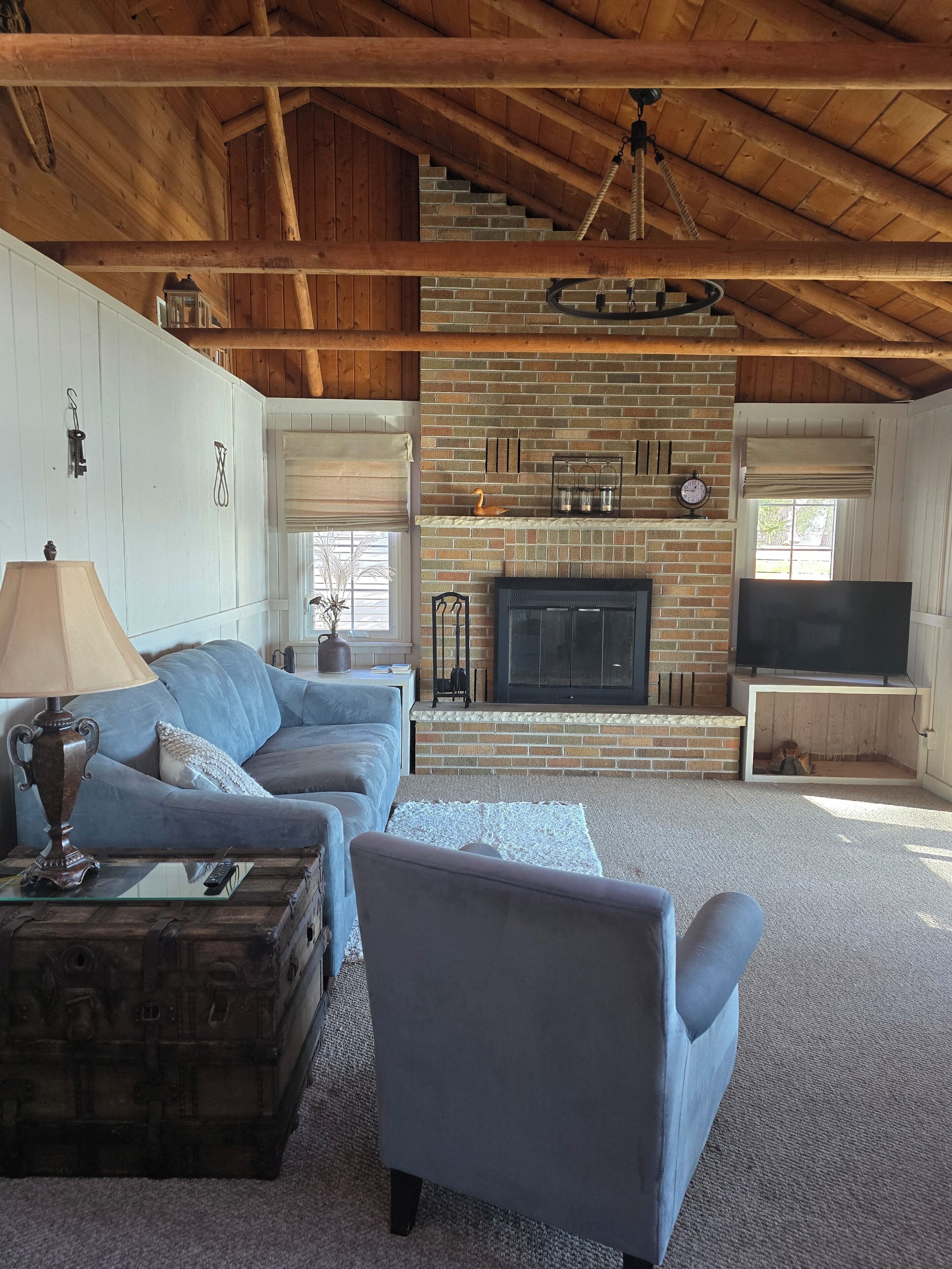 Smart TV, chimenea y futbolito 