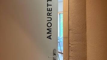 In-room safe, blackout drapes, free WiFi