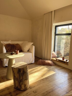 Cosmos | Living area