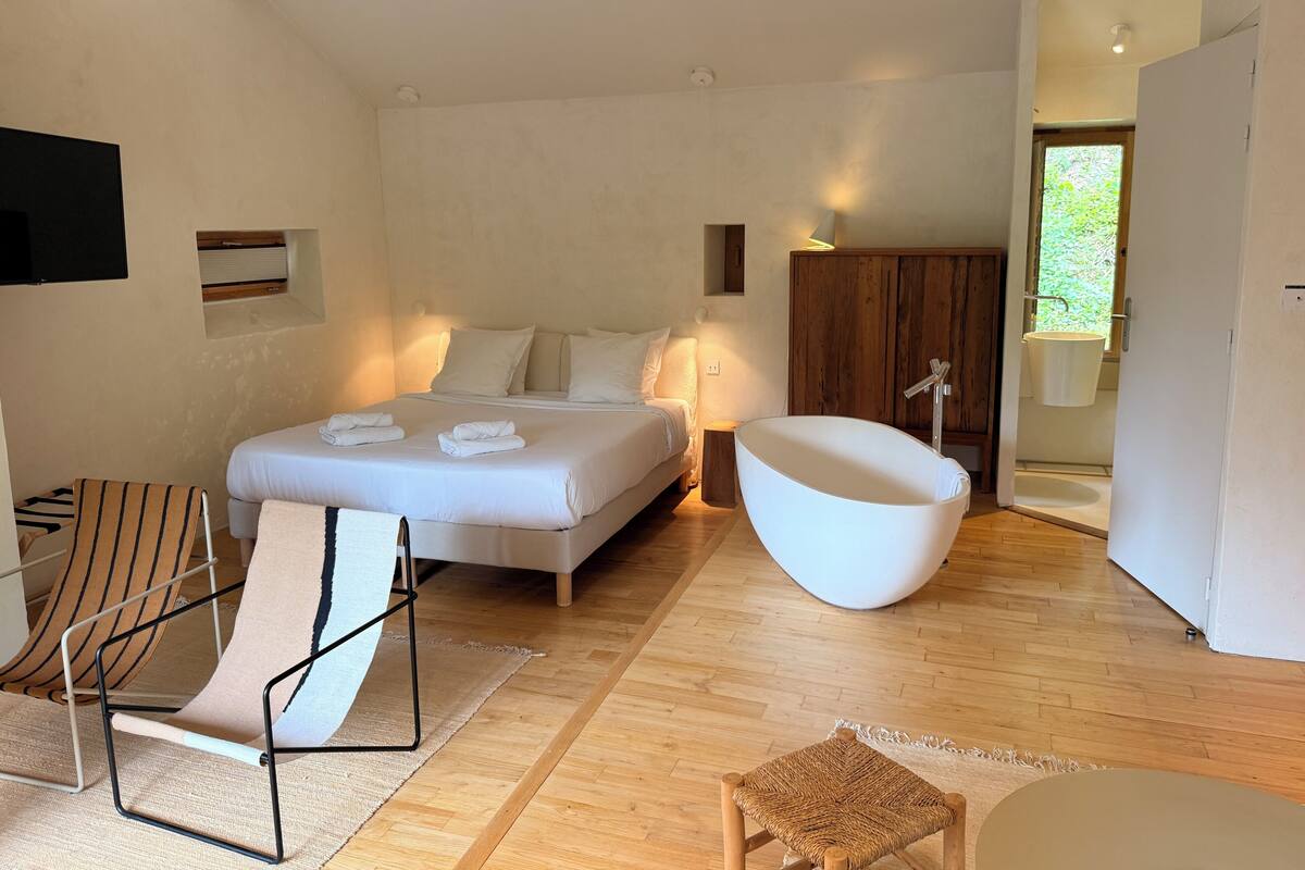 Caja de seguridad en la habitación, cortinas blackout y wifi gratis