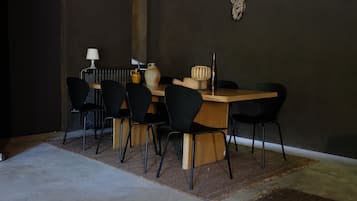 Télévision à écran plat de 42 pouces avec chaînes numériques