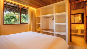 Vila família | Cofres nos quartos, cortinas blackout, Wi-Fi de cortesia