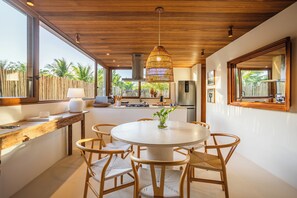 Family Villa | Private kitchen | Full-size fridge, microwave, oven, stovetop - Vilas Siará (Preá)