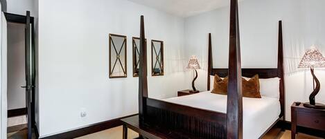 Condo, 3 Bedrooms | 3 bedrooms, iron/ironing board, free WiFi