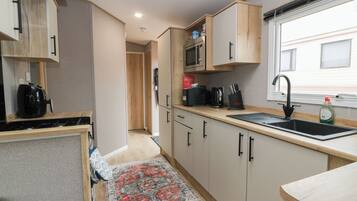 Cookware/dishes/utensils