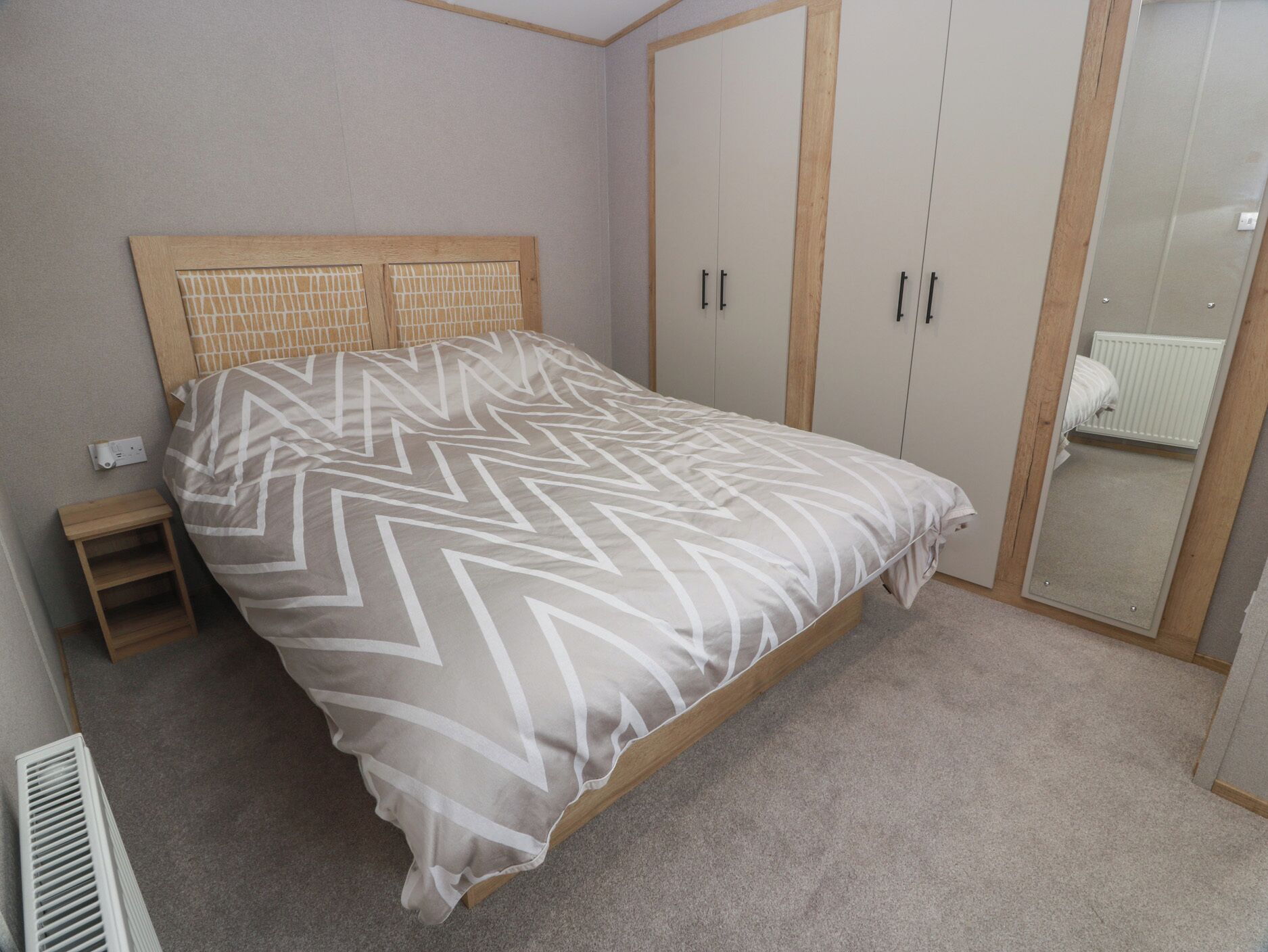 2 habitaciones, decoración personalizada y muebles diferentes 