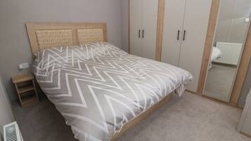 2 bedrooms, individually decorated, individually furnished, free WiFi