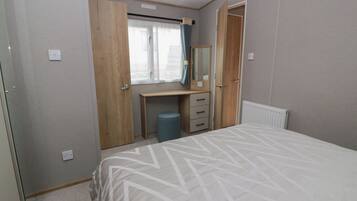 2 bedrooms, individually decorated, individually furnished, free WiFi