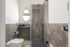 Classic Apartment, 1 Queen Bed with Sofa bed, Balcony | Bathroom | Shower, hair dryer, towels, soap - Palazzo Giglio Charme Suites by Wonderful Italy (Palermo)