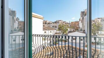 Apartemen Klasik, 1 Tempat Tidur Queen dengan tempat tidur Sofa, balkon | Balkon