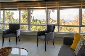 Luxury Condo, 1 Queen Bed with Sofa bed, Kitchen, Sea View | View from room
