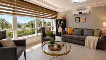 Luxury Condo, 1 Queen Bed with Sofa bed, Kitchen, Sea View | Blackout curtains, soundproofing, iron/ironing board, free WiFi