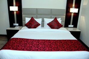 セーフティボックス (室内)、アイロン / アイロン台、WiFi (無料)