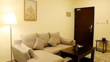 Deluxe Suite, City View | Reception