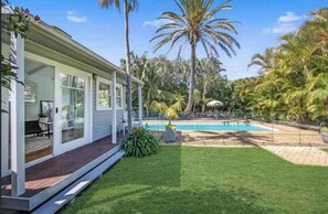 Pool - "Tosca" Elegant Merewether Beach House with Pool (Merewether)