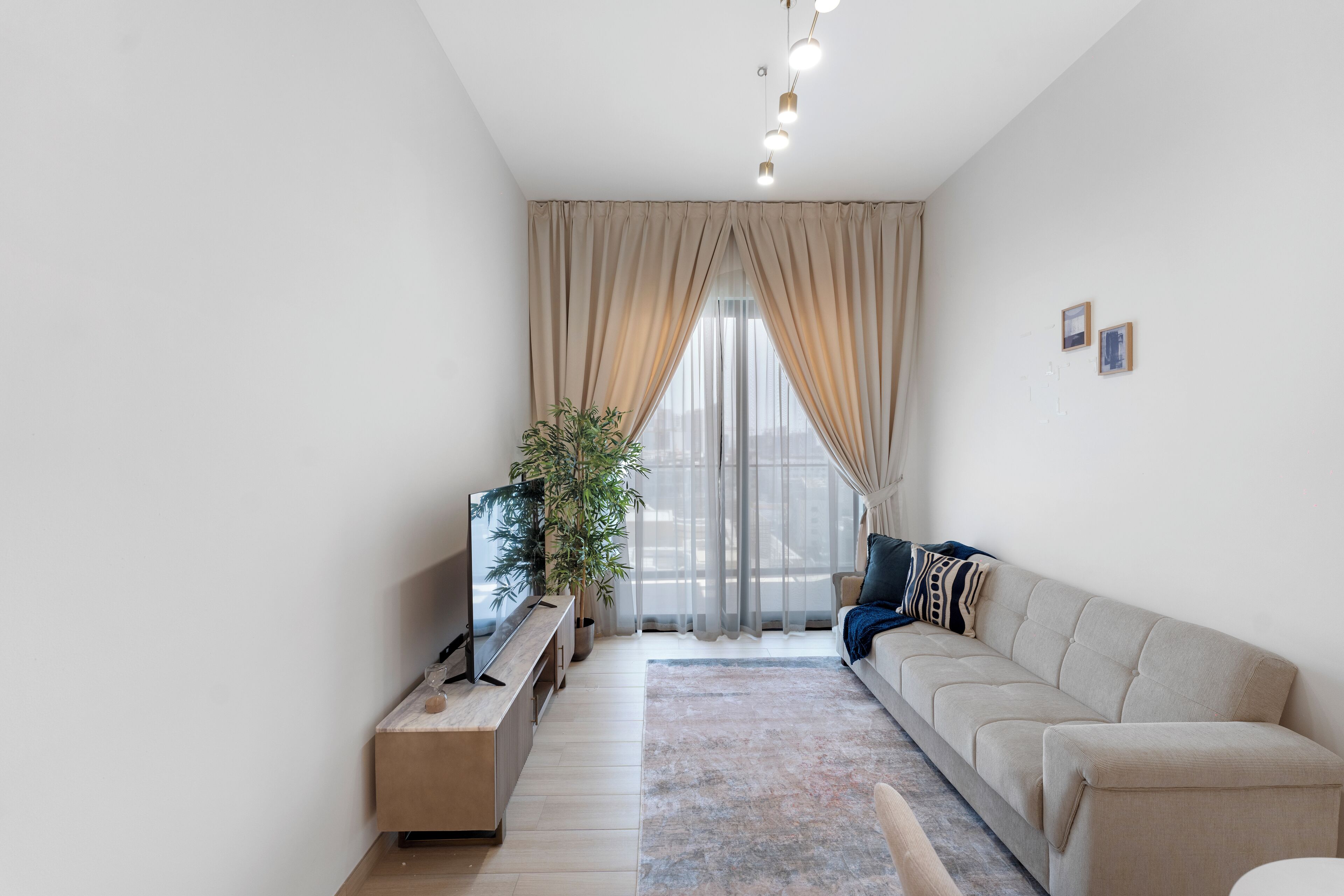 Apartamento standard, sacada, vista para a cidade | Área de estar