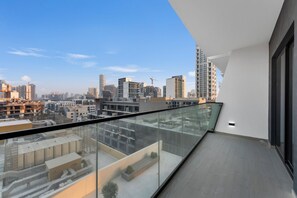 Standard Apartment, Balcony, City View | Balcony - Elegant 1BR Stay in Binghatti Heights (Dubai)