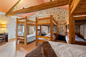 1 habitación, wifi y ropa de cama 