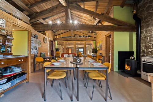 Farmhouse “Gîte de la Ferme des Bourettes” with Shared Terrace, Garden, and Wi-Fi