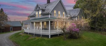 Welcoming 5-bedroom farmhouse in Rangeley