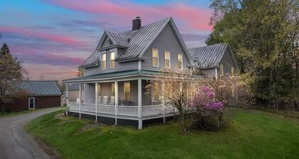Welcoming 5-bedroom farmhouse in Rangeley