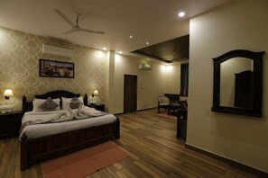 Luxury Room | Desk, iron/ironing board, free WiFi - The Byke The Sanctuary Heritage (Kumbhalgarh)