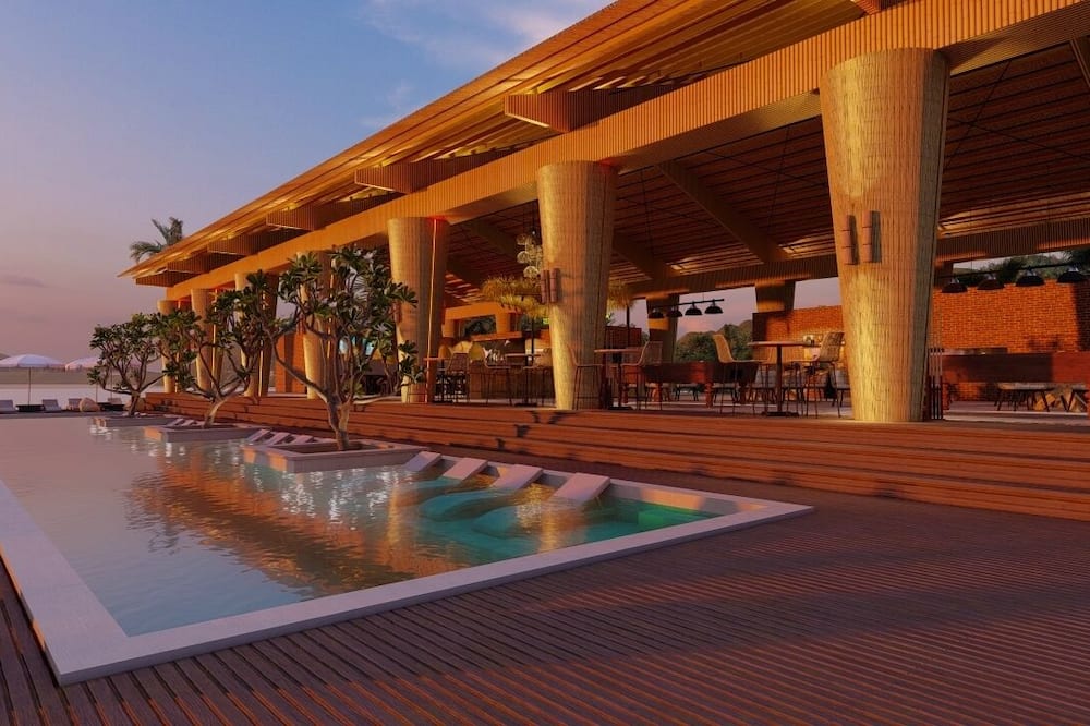 Mad Monkey Kampot